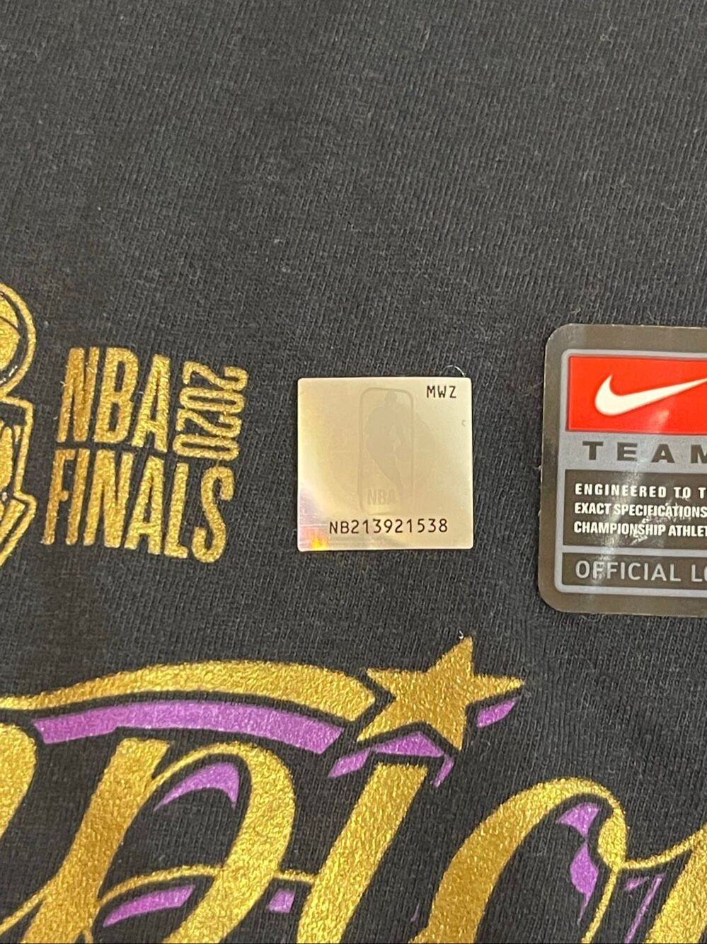 Nike Lakers 2020 NBA Champions The Nike Tee XXL 2XL Black Gold Purple Locker Roo - Picture 6 of 7